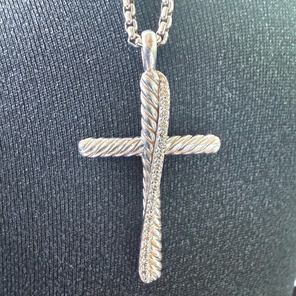 David Yurman Elegant Silver Cross Pendant Necklace